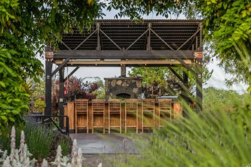 7395 Starr Rd, Windsor CA  95492-9655 exterior