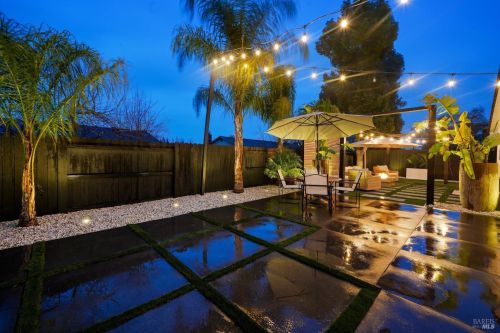 403 Temple Dr, Vacaville CA  95687-5146 exterior