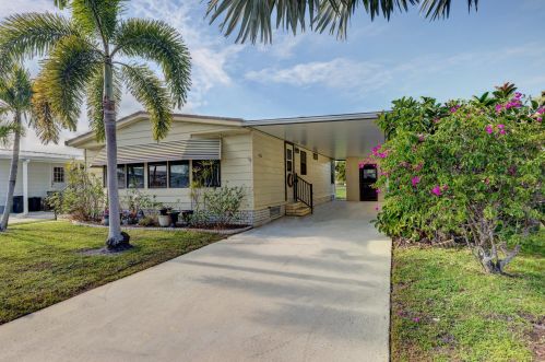 460 La Buona Vita Dr, Fort Pierce, FL 34952-7955