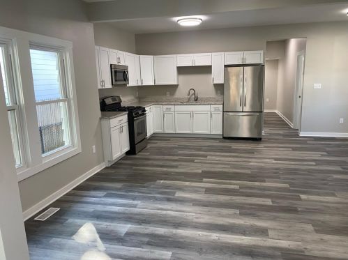 6408 Woodward Ave, Hammond, IN 46324-1228