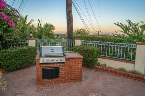 2105 Velez Dr, Rancho Palos Verdes CA  90275-1427 exterior