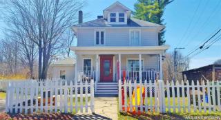 31 Pearl St, Kerhonkson, NY 12446-3007