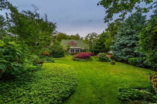 17920 Croydon Rd, Jamaica, NY 11432-2206
