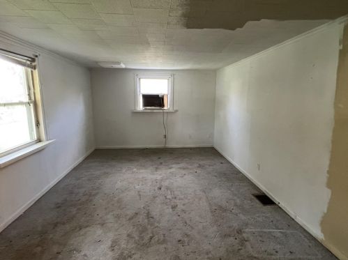 14 Vivian Dr, Florence KY  41042-9742 exterior