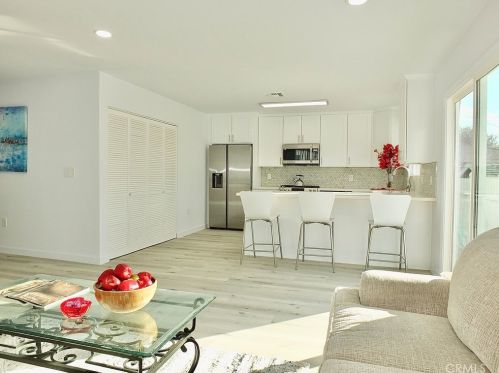 6820 Motz St, Paramount CA  90723-4741 exterior