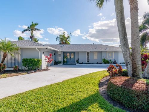 160 Heather Grove Ln, Naples, FL 34113-8328