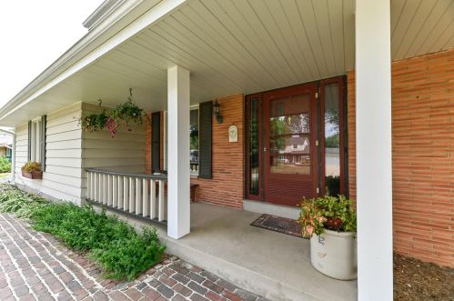 14435 Rogers Dr, Waukesha, WI 53151-2334