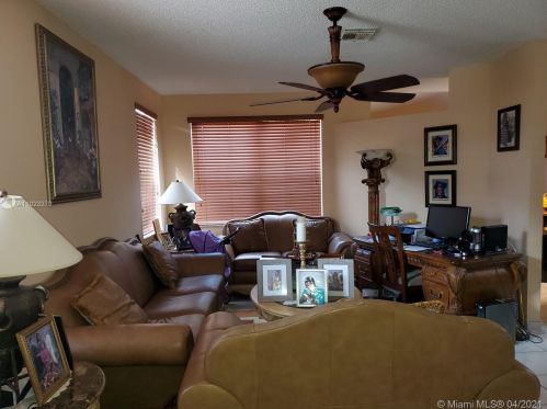 18447 21st St, Hollywood, FL 33029-3809