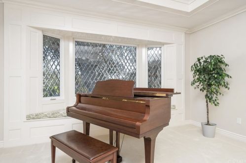 607 Oak Grove Dr, Glendora CA  91741-2258 exterior