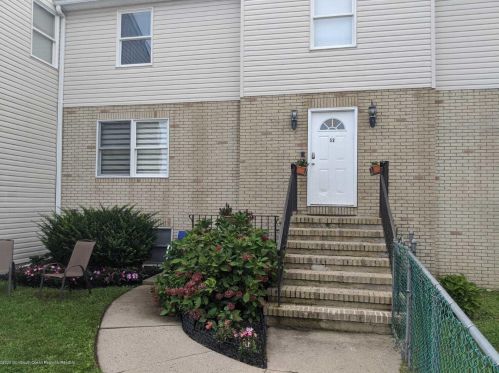 52 9th St, Lakewood, NJ 08701-1997