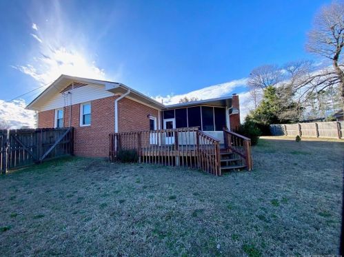 405 Halifax Dr, Fayetteville, NC 28303-2122