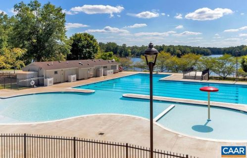 2 Riverside Dr, Bybee VA  22963-2021 exterior