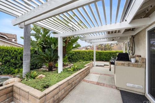 1024 Aspenwood Cir, Anaheim CA  92807-5014 exterior