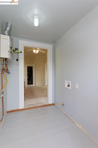 2509 Filbert St, Oakland CA 94607-2920 exterior