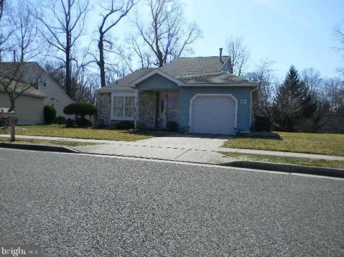 72 Lakebridge Dr, West Deptford, NJ 08096-6717