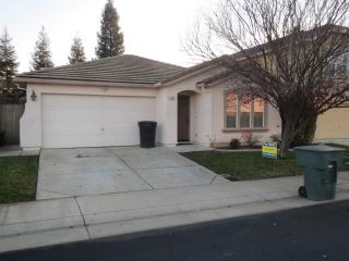 1909 Amber Waves Way, Roseville, CA 95747-4976