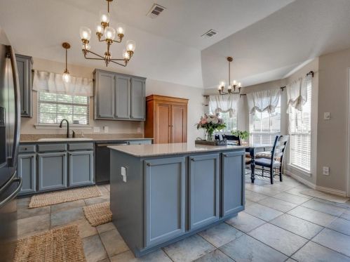 1100 Prospect Dr, Lewisville TX  75028-2548 exterior