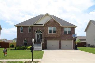 1701 Autumn Dr, Clarksville, TN 37042-1727