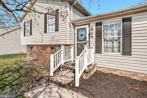 35 Apache Pass, Hanover, PA 17331-7738