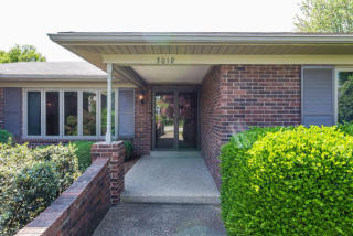 3018 Hayfield Dr, Louisville, KY 40205-2810