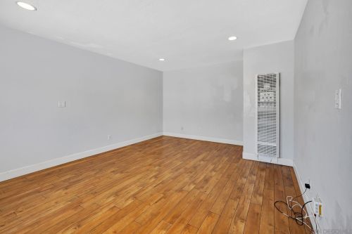 2045 Oliver Ave, San Diego CA 92109-5549 exterior