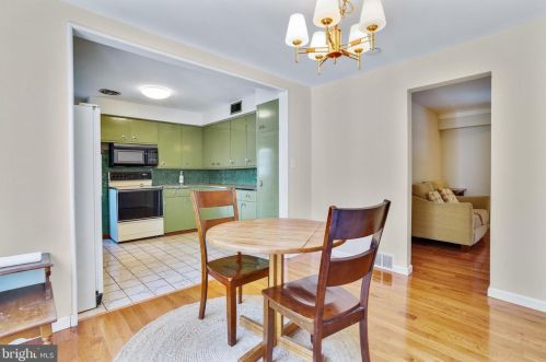 59 Leavitt Ln, Princeton NJ  08540-3921 exterior