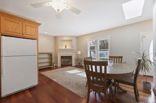 42 Vintage Ln, Wapping CT  06074-1616 exterior