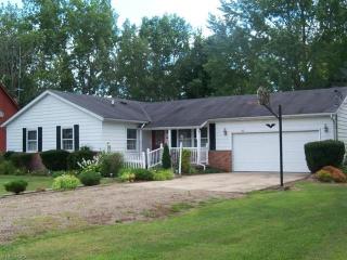 36635 Giles Rd, North Eaton, OH 44044-9124