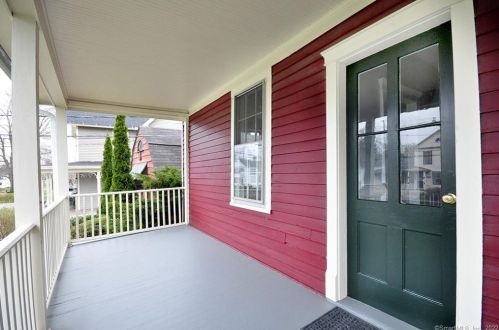 30 Meadow St, Litchfield CT  06759-3503 exterior