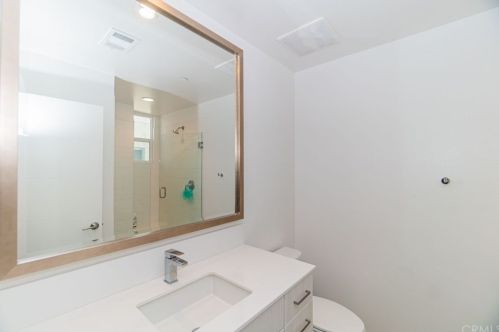 241 Elm Ave, Long Beach CA 90807-3403 exterior