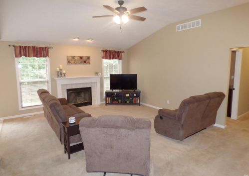 821 Prism Valley Dr, Mishawaka, IN 46544-5729