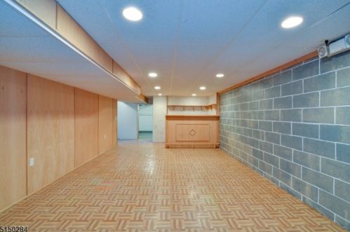 6 Sandra Rd, East Amwell Township NJ  08551-1009 exterior