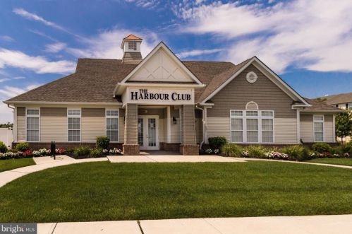 119 Nathan Dr, Riverton NJ  08077 exterior