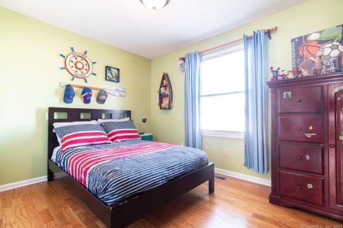 62 William St, Milford CT  06461-3041 exterior