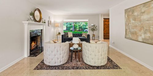 7607 Lake Dr, Milwaukee WI  53217-2909 exterior