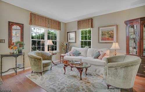 17 Teal Ln, Bedminster, NJ 07921-2014