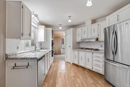 153 Sequoia Cir, Santa Rosa, CA 95401-9177