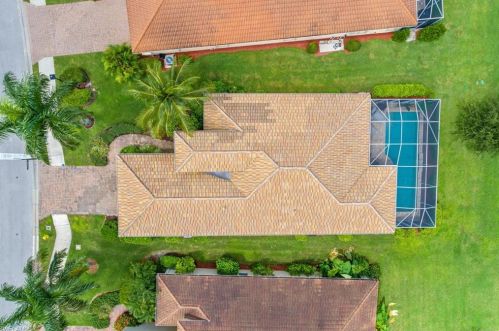 14487 Manchester Dr, Naples FL  34114-8630 exterior