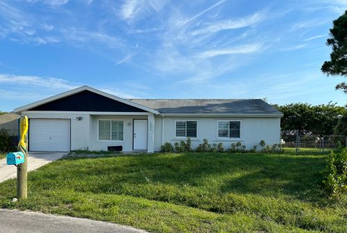 2932 Birtle Ct, Port Saint Lucie FL  34953-6292 exterior