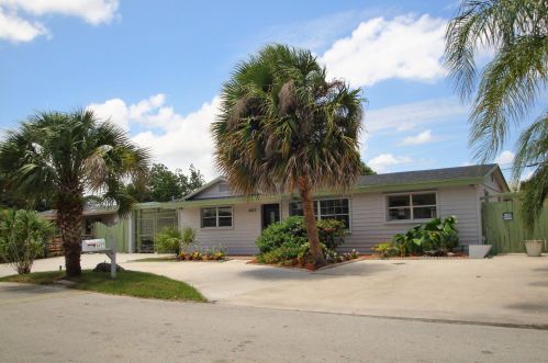 5057 Cheryl Ln, West Palm Beach, FL 33415-2728
