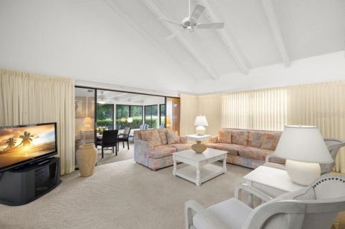 100 Lisa Ln, Oldsmar FL  34677-2369 exterior