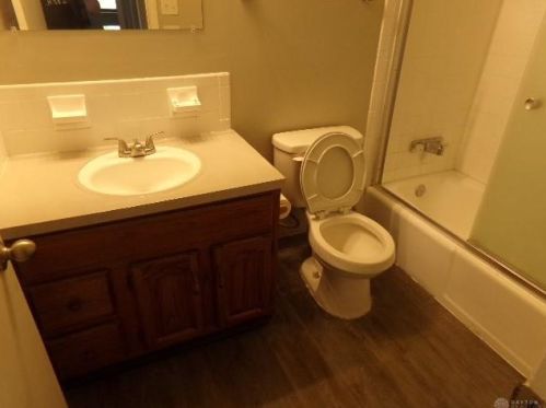 1034 Heathwood Dr, Englewood OH  45322-2429 exterior