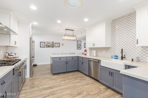 7724 Camelback Rd, Scottsdale AZ 85251-1801 exterior