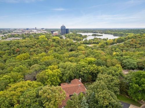 8141 Kingslee Rd, Minneapolis, MN 55438-1250