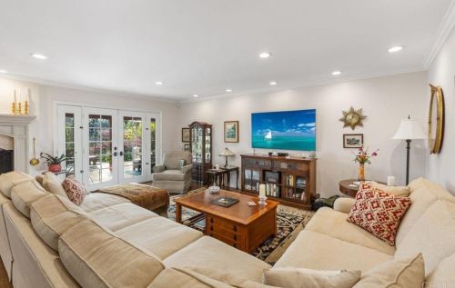 3433 Royal Rd, Vista CA  92084-6616 exterior