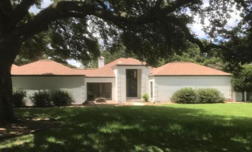 102 Heritage Dr, Youngsville LA  70592-5505 exterior