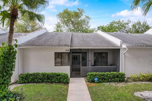 104 Sunshine Blvd, West Palm Beach FL  33411-1208 exterior