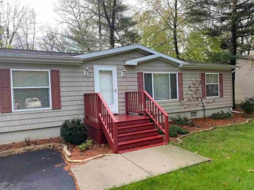 124 Red Oak Dr, Wisconsin Dells, WI 53965-7925
