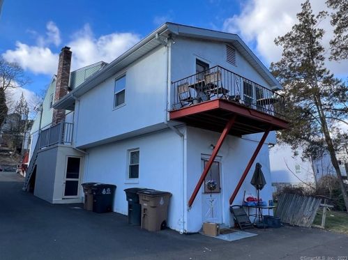 71 Columbus Pl, Stamford, CT 06907-1679