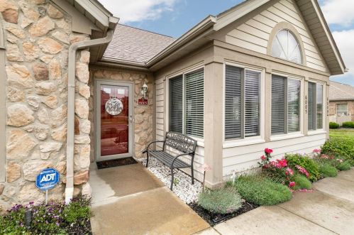 6005 Landings Pond Pl, Darbydale, OH 43123-9444